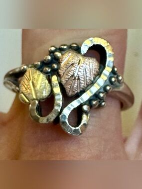 Sterling silver 12 K pink & yellow gold heart and leaf ring about a size 8–8.5